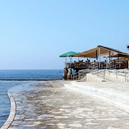 By The Sea Rozac, - 27259